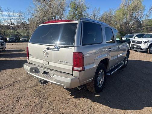 2004 Cadillac Escalade Base