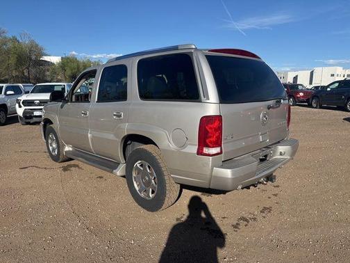 2004 Cadillac Escalade Base