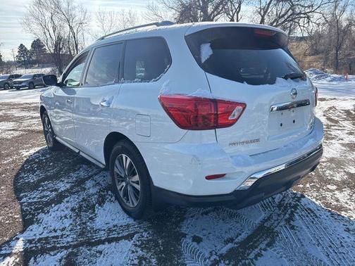 2017 Nissan Pathfinder S