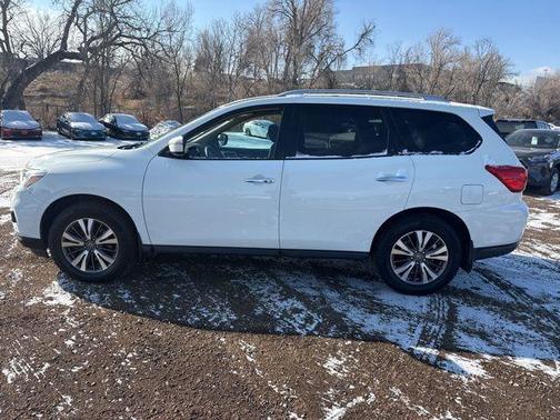 2017 Nissan Pathfinder S