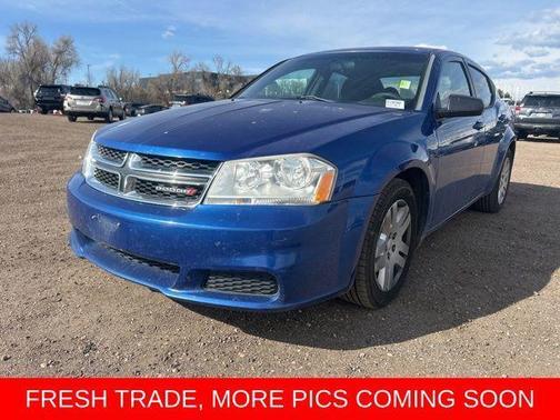 Blue Streak Pearlcoat 2014 Dodge Avenger SE