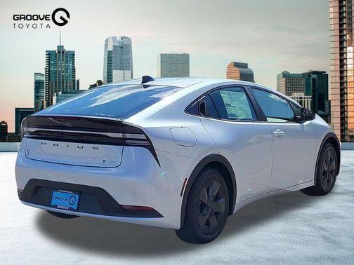 2026 Toyota Prius Plug-In Hybrid SE