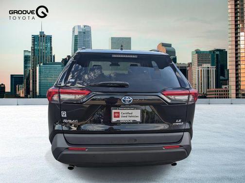 2022 Toyota RAV4 Hybrid LE