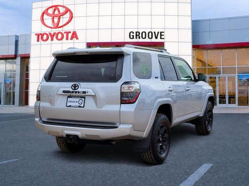 Classic Silver Metallic 2018 Toyota 4Runner SR5
