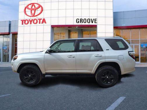 Classic Silver Metallic 2018 Toyota 4Runner SR5