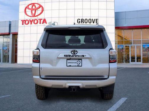 Classic Silver Metallic 2018 Toyota 4Runner SR5