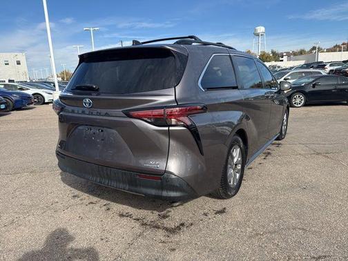 2022 Toyota Sienna XLE