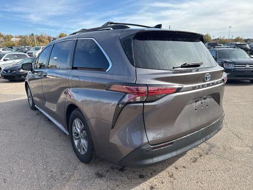 2022 Toyota Sienna XLE