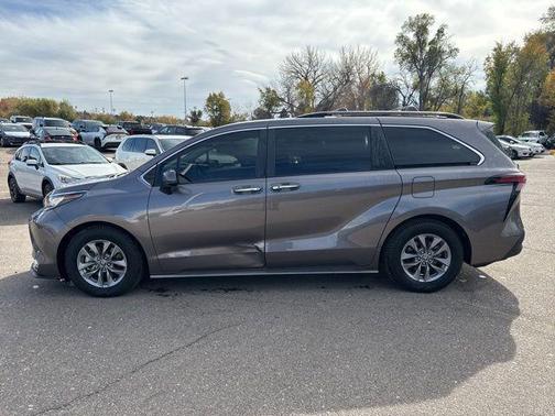 2022 Toyota Sienna XLE