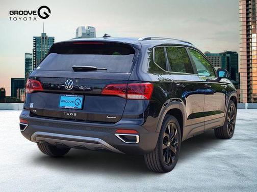 Deep Black 2023 Volkswagen Taos 1.5T SE