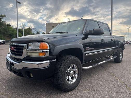 2004 GMC Sierra 2500 SLT H/D Crew Cab