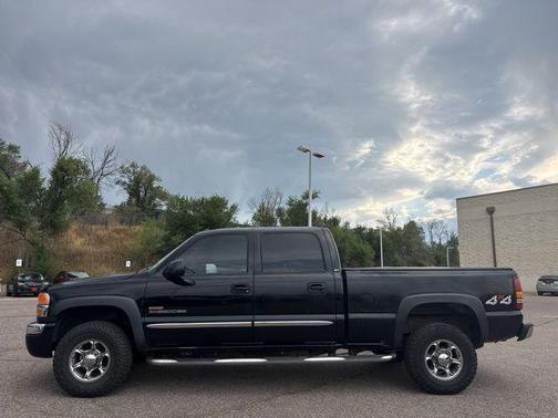 2004 GMC Sierra 2500 SLT H/D Crew Cab