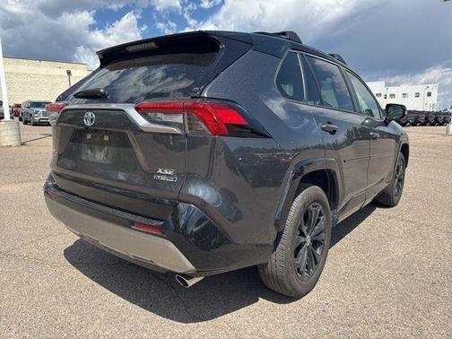 2023 Toyota RAV4 Hybrid SE
