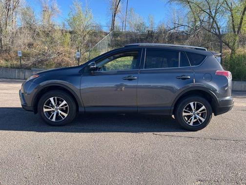 Magnetic Gray Metallic 2018 Toyota RAV4 XLE