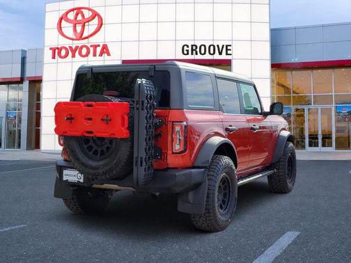Hot Pepper Red Metallic Tinted Clearcoat 2023 Ford Bronco Wildtrak