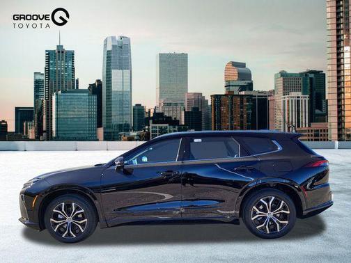 2025 Toyota Crown Signia XLE