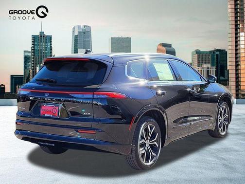 2025 Toyota Crown Signia XLE