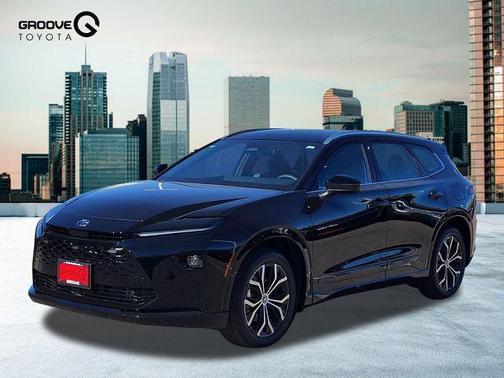 2025 Toyota Crown Signia XLE