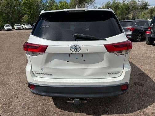 Blizzard Pearl 2018 Toyota Highlander XLE
