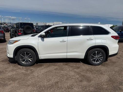 Blizzard Pearl 2018 Toyota Highlander XLE