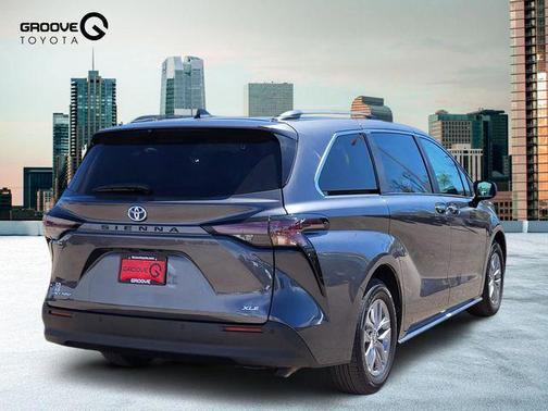 2025 Toyota Sienna XLE
