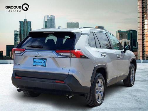 2025 Toyota RAV4 Hybrid LE