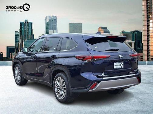 2025 Toyota Highlander Platinum