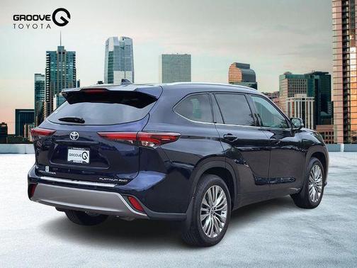 2025 Toyota Highlander Platinum