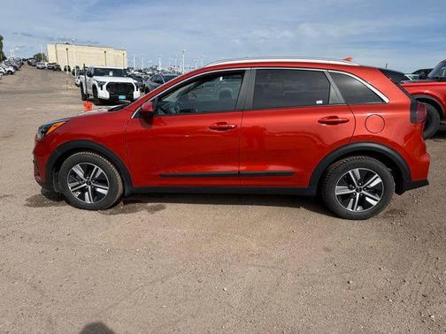 Solar Orange 2022 Kia Niro LXS