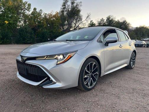 Classic Silver Metallic 2019 Toyota Corolla XSE