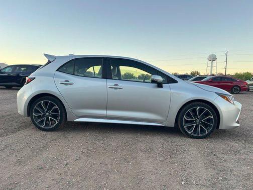 Classic Silver Metallic 2019 Toyota Corolla XSE