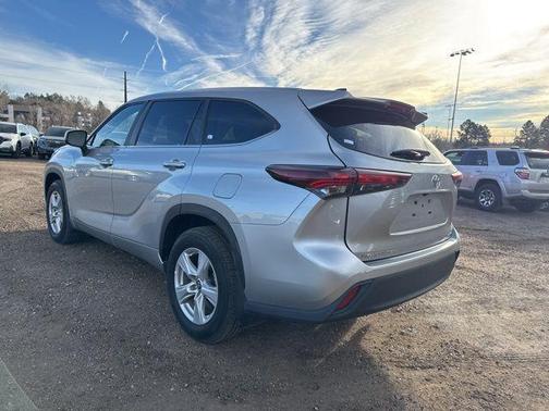 2024 Toyota Highlander LE