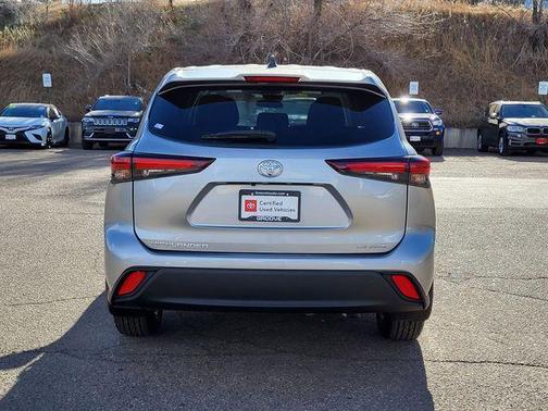 2024 Toyota Highlander LE