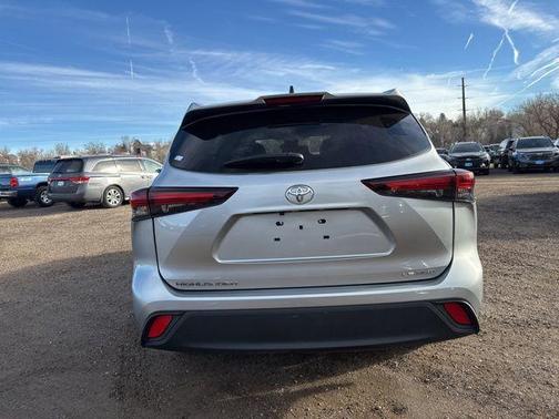 2024 Toyota Highlander LE