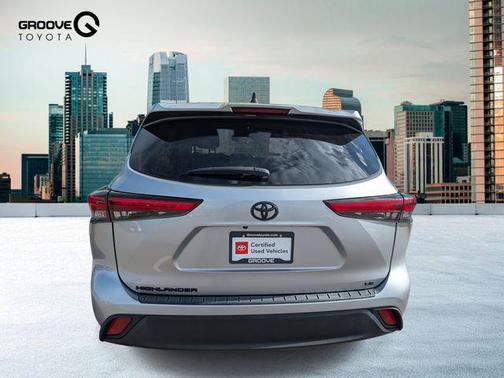2022 Toyota Highlander LE