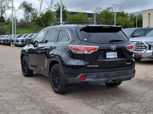 Attitude Black Metallic 2015 Toyota Highlander XLE