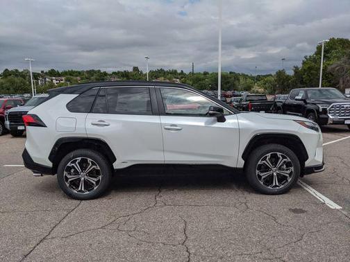 2025 Toyota RAV4 Hybrid SE