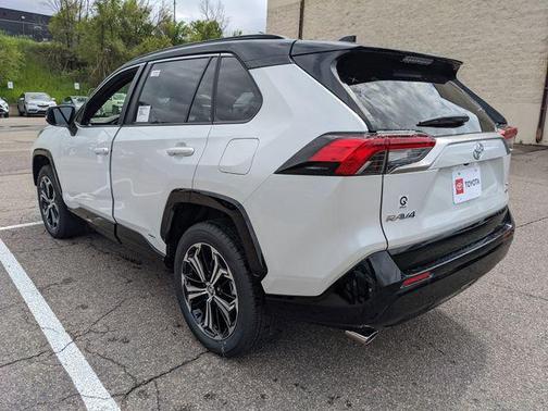 2025 Toyota RAV4 Hybrid SE