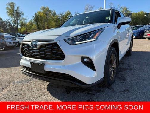 2022 Toyota Highlander Hybrid XLE