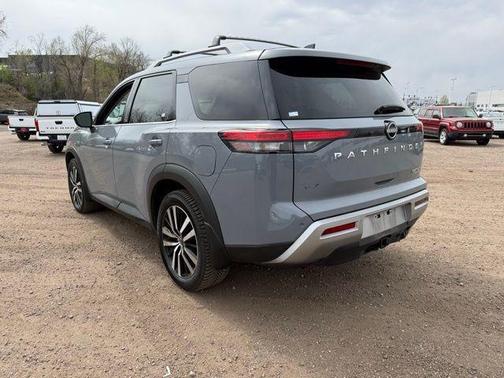 Boulder Gray Pearl 2024 Nissan Pathfinder Platinum 4WD