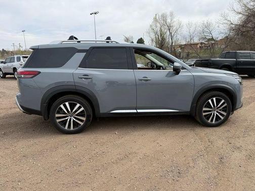 Boulder Gray Pearl 2024 Nissan Pathfinder Platinum 4WD