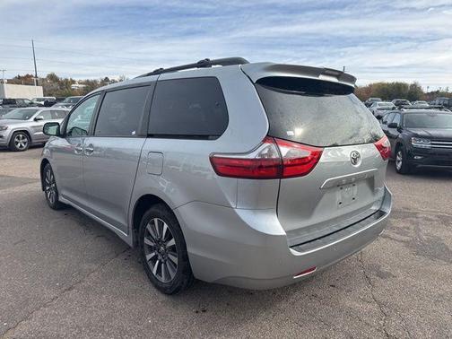 2020 Toyota Sienna XLE Premium