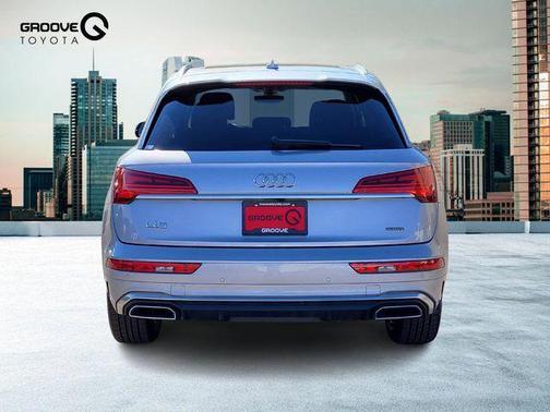 2022 Audi Q5 45 S line Premium