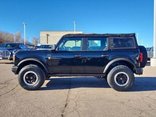 2022 Ford Bronco Base