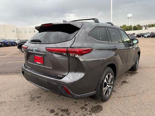 2021 Toyota Highlander Hybrid XLE