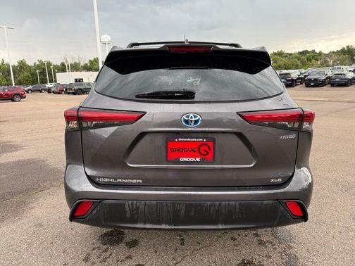 2021 Toyota Highlander Hybrid XLE