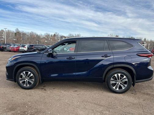 2025 Toyota Highlander XLE