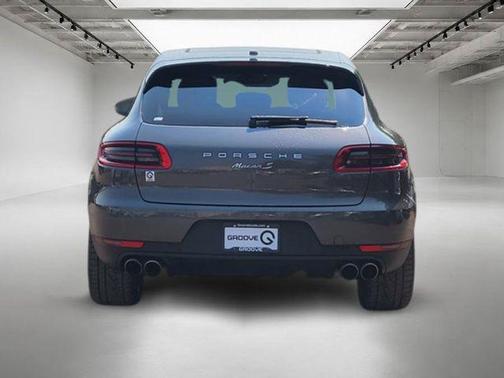 Agate Grey Metallic 2017 Porsche Macan Macan
