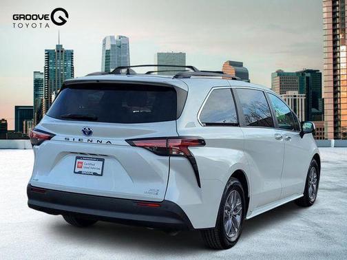 2022 Toyota Sienna XLE