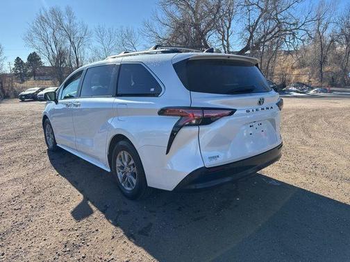 2022 Toyota Sienna XLE